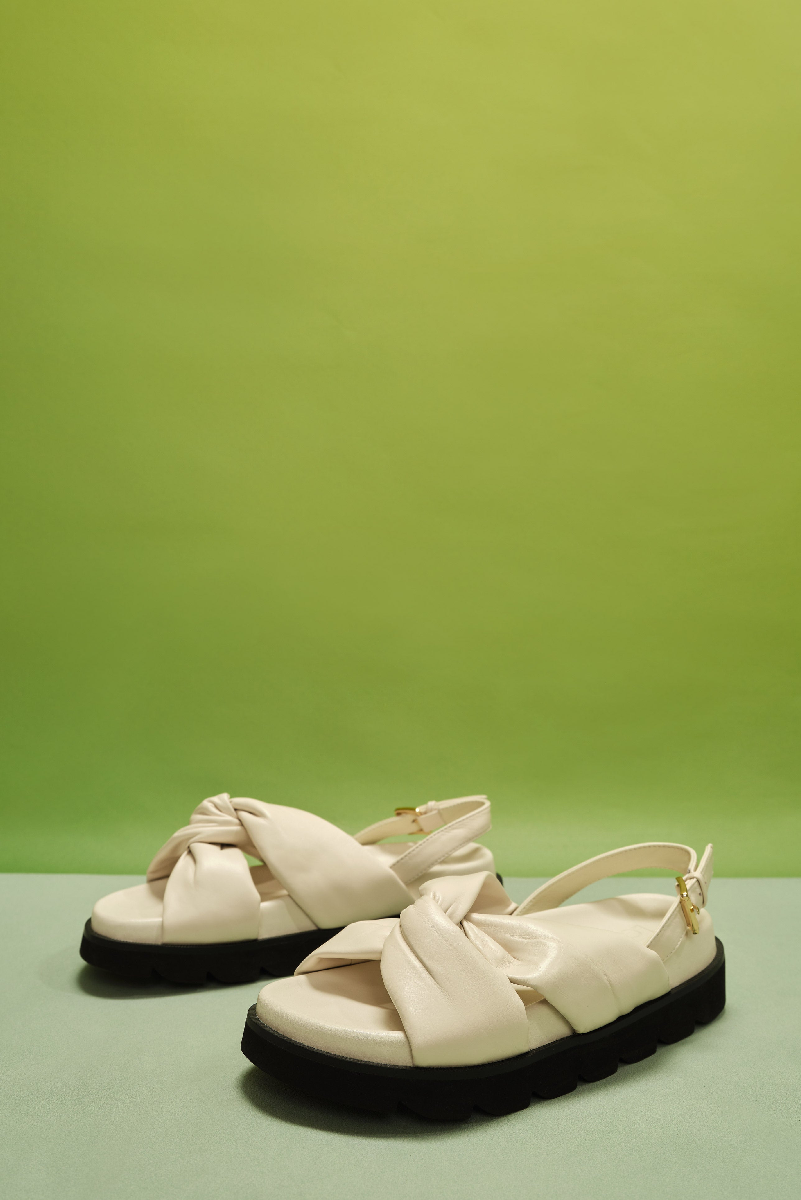 Laurèl White Knot Sandals