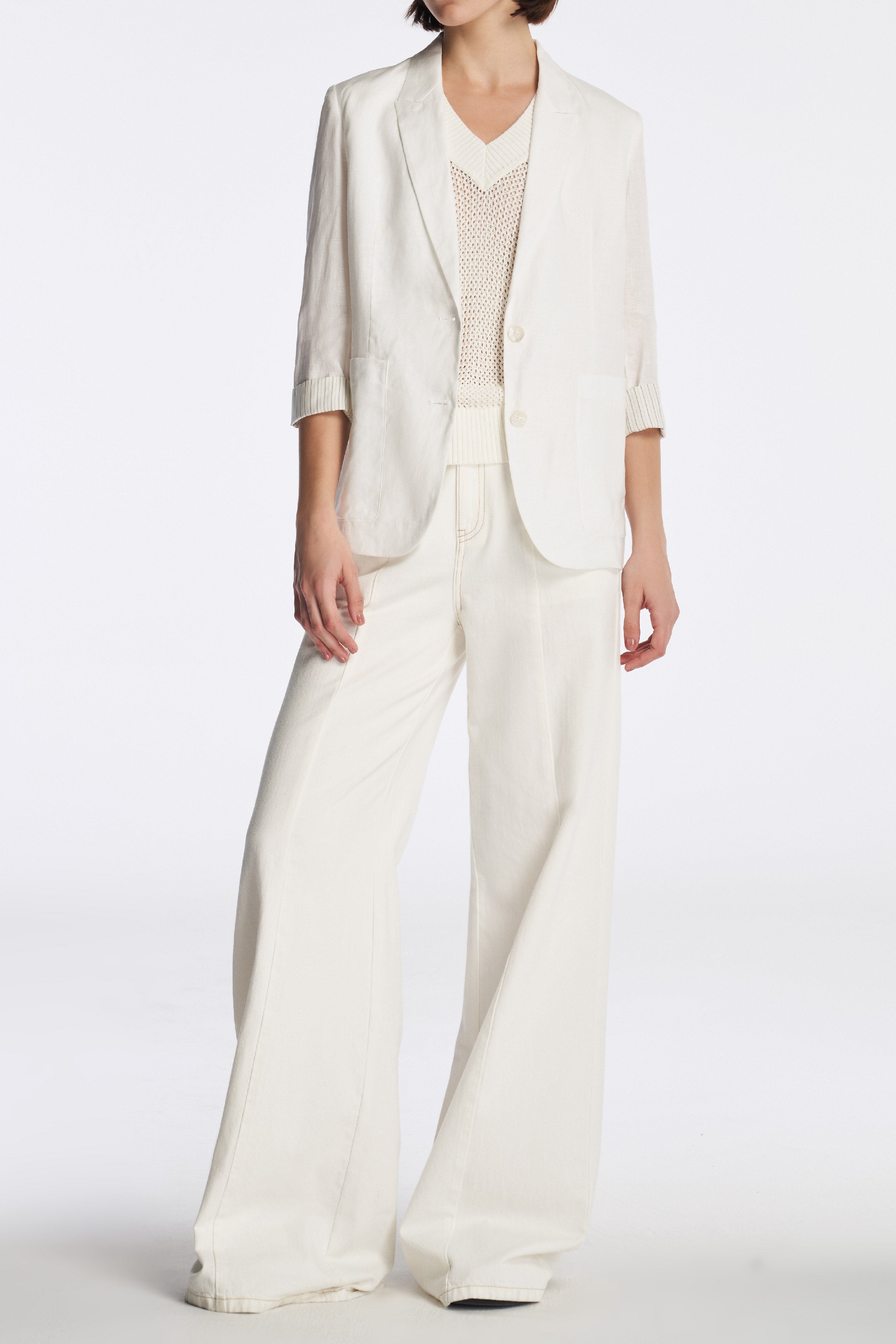 Laurèl Three-Quarter Sleeve Straight-Fit Blazer in Linen