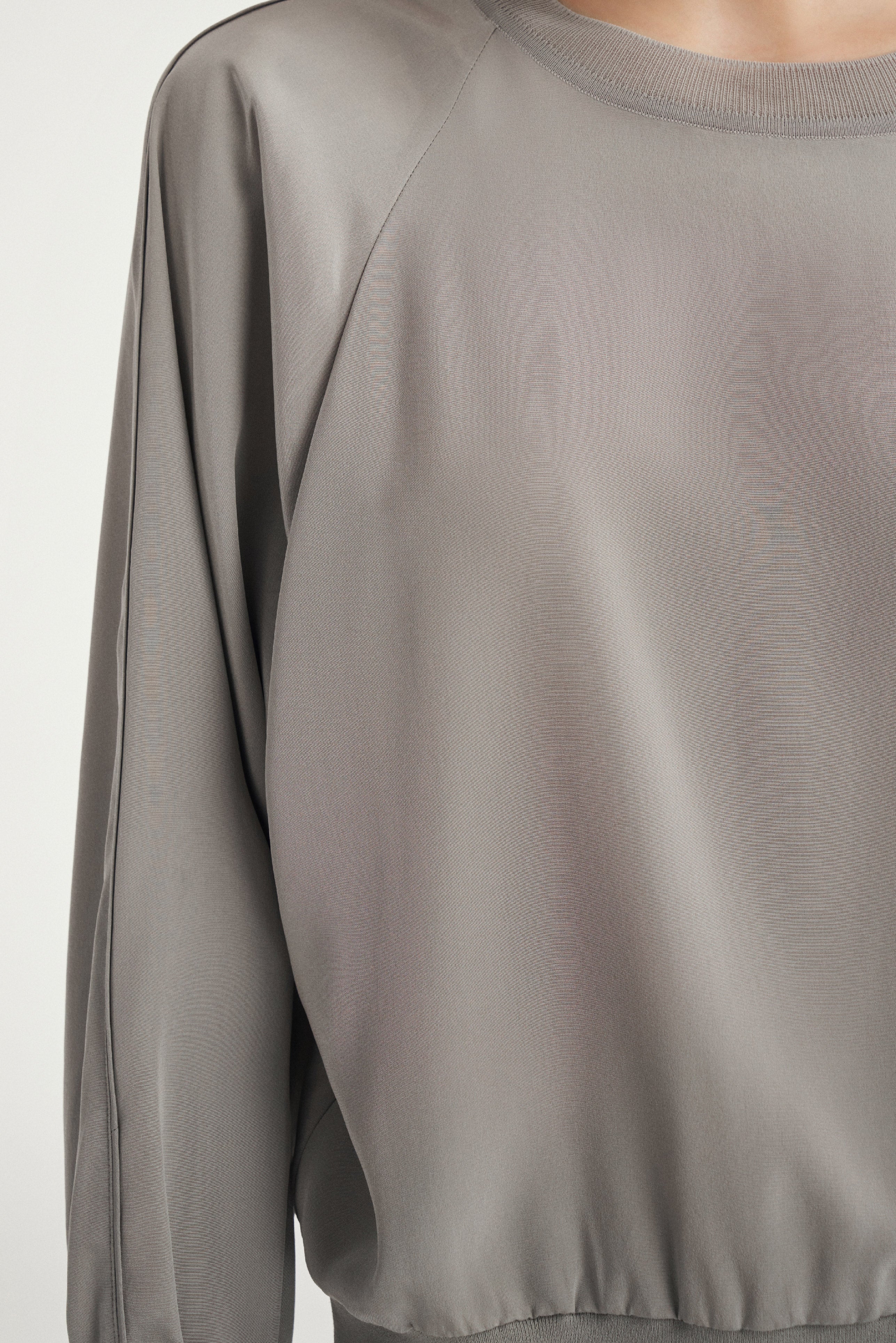 Laurèl 24mm Silk Round-Neck Blouse