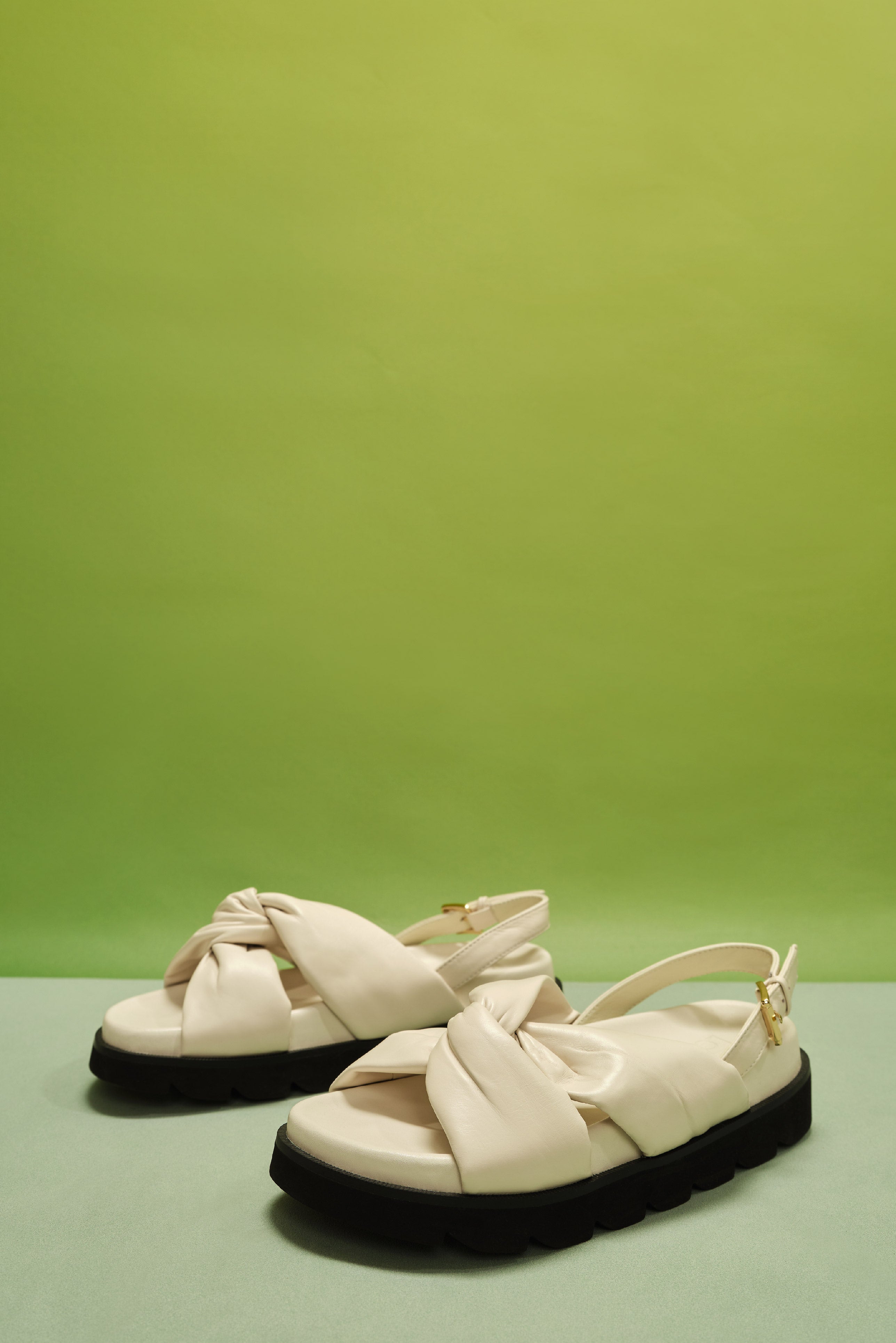 Laurèl White Knot Sandals
